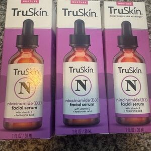 TruSkin Niacinamide Facial Serum - Purple and Black